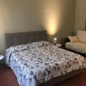 Bed & Breakfast Domus Salento & Con Parcheggio Privato In Loco, Lecce